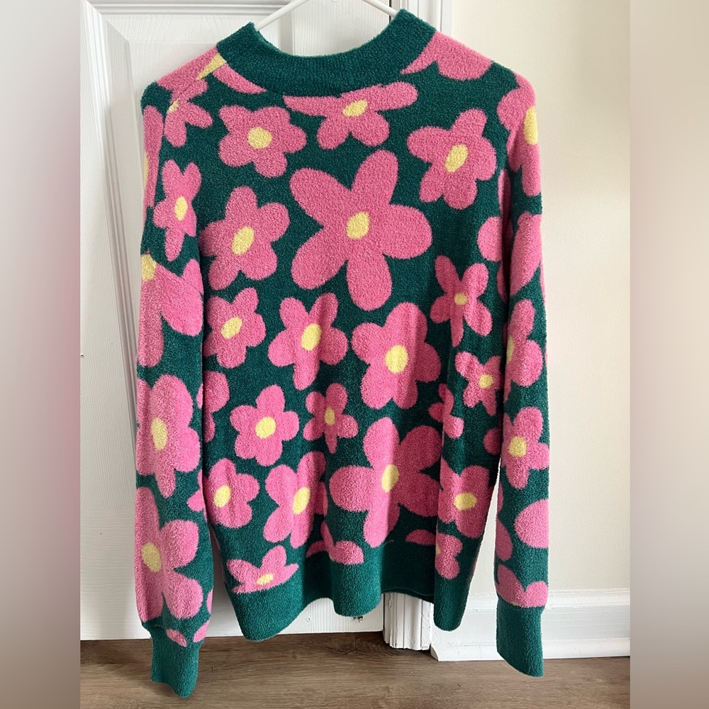NWT Southern Shirt Company Flower Printed Crewneck